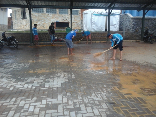 Area Parkir Luas & Aman